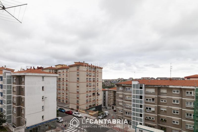 Foto 45605499-79ce-42d5-9ee3-f03e438b89e0. Piso  en general dávila reformado en Los Castros Santander