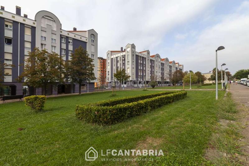 Foto 6c994389-eccf-4e2e-860b-22c2344d9f79. Dúplex  en el alisal con garaje y trastero en Santander