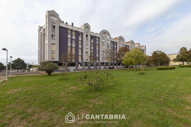 Foto d0bae875-270b-4bf2-a3ca-dea458cd180e. Dúplex  en el alisal con garaje y trastero en Santander
