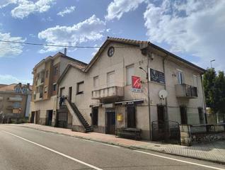 Haus in Bezana - Prezanes. Viviendas con locales comerciales en sancibrián