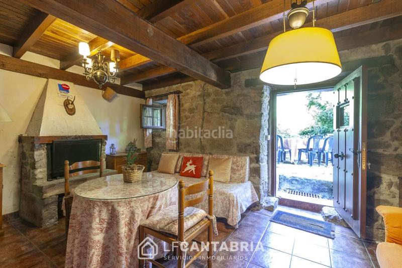 Foto 1d4c5d27-1c84-455d-8ad2-983cb2f5fd87. Casa  montañesa en el pueblo en Miera