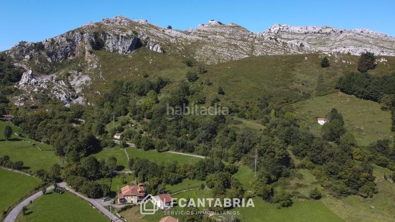 Foto 8467fe30-06ae-4f53-b572-2c98120ce0e2. Casa  montañesa en el pueblo en Miera