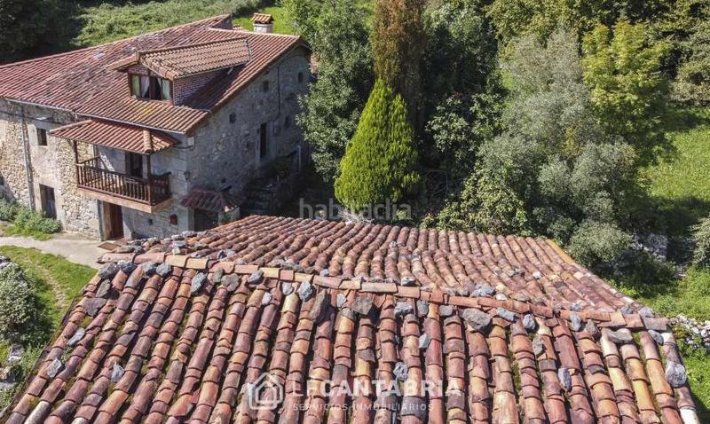 Foto 89d344c0-1e46-428e-af87-bc5cecf7b992. Casa  montañesa en el pueblo en Miera