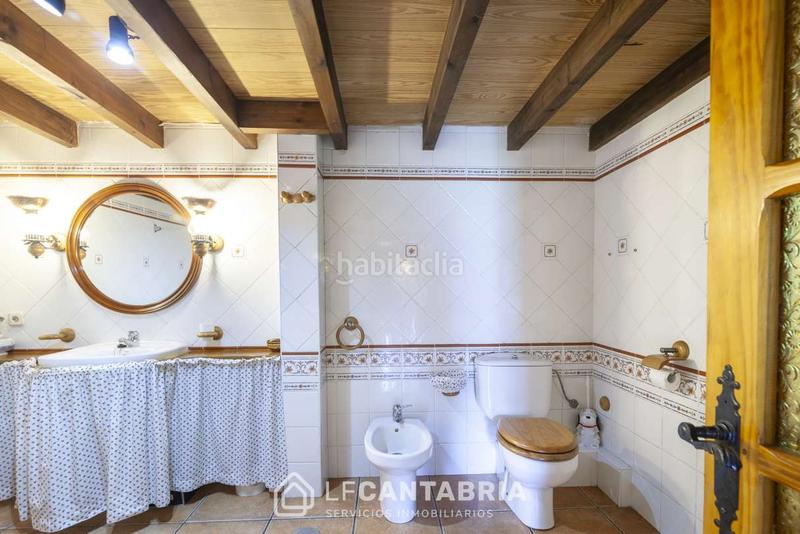 Foto 8e6ed90b-d45e-4cec-b968-a4d195f76cb3. Casa  montañesa en el pueblo en Miera