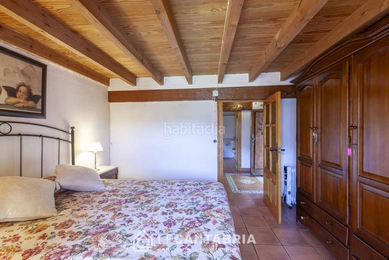 Foto 9bf97260-683c-4fc8-b6c8-6b37b43e83a3. Casa  montañesa en el pueblo en Miera