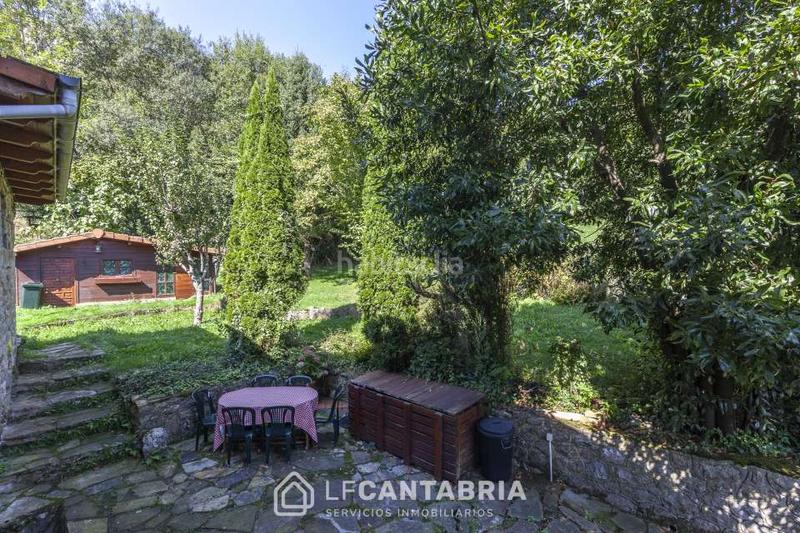 Foto af4884d3-043e-40d9-89b8-0a8d40fe1179. Casa  montañesa en el pueblo en Miera