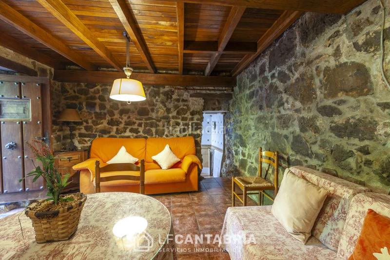 Foto b10c304e-02ca-4d02-96df-05866e2794f7. Casa  montañesa en el pueblo en Miera