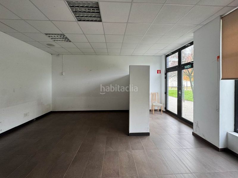 Foto e8713c8d-42cf-45ac-a750-620507632500. Lloguer local comercial a Colindres