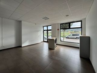 Rent Business premise in Colindres. Próximo al polígono industrial