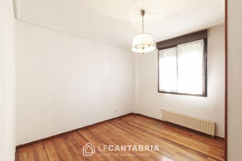 Foto ce71c69e-94e3-4aa4-bbbe-03c0bd2a8fdb. Piso vivienda con garaje en Alisal - San Román Santander