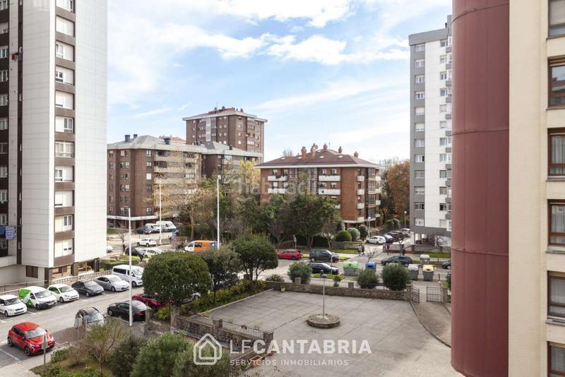 Foto d874e5ab-cca0-4ed2-b6de-207df487153e. Piso vivienda con garaje en Alisal - San Román Santander