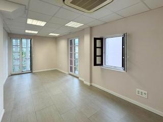 Rent Office space in Centro - Ayuntamiento. Oficina en alquiler junto el ayto. de santander.