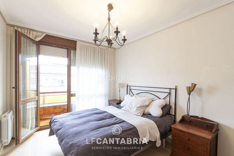 Foto bed807c8-a780-482c-8af8-635d0376aa96. Pis amb calefacció aparcament a Cuatro Caminos Santander