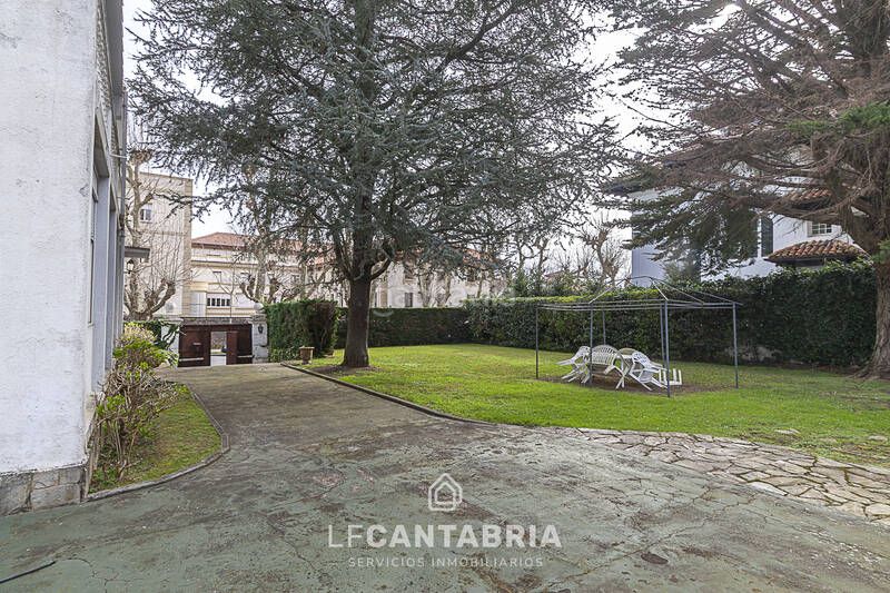 Foto c634f279-cdd0-4f34-962b-f3f5be1fff48. Casa amb calefacció a El Sardinero Santander