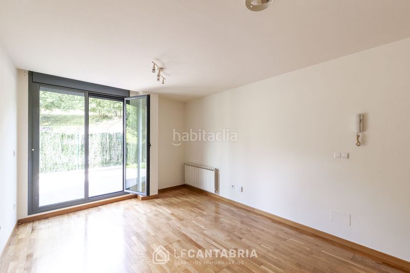 Foto a7600b30-f261-46a5-a0b1-a2c510aaf7c7. Pis amb calefacció aparcament a Liérganes