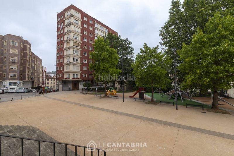 Foto 759eb1c9-cbe5-4d20-b86f-860cc1161ade. Flat with heating in Centro - Ayuntamiento Santander