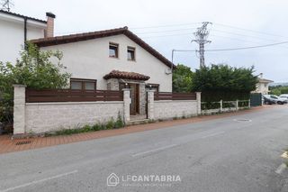 Casa a Puente Viesgo. Casa con jardín en vargas