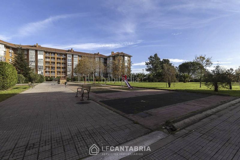 Foto 9b7d8028-1462-4962-8445-11b68fea33b8. Pis amb calefacció aparcament piscina a Peñacastillo - Nueva Montaña Santander