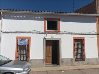 Casa a Calle doctor gómez delgado 13. Casa planta baja y gran patio