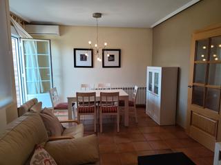 Location Appartement à Calle margarita harrington 11. Piso, plaza de garaje, trastero, piscina comunitaria