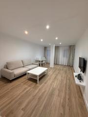 Piso  Calle hernando de zafra 7. Piso zona centro, totalmente reformado, 3 dormitorios, salon, co