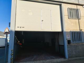 Bâtiment à usage industriel à Calle poligono los caños 2b 206a. Nave industrial con camaras de congelacion , refrigeracion, ofic