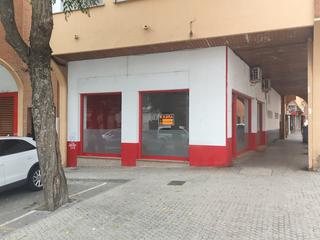 Location Local commercial à Avenida san miguel 3. Local comercial, totalmente equipado, zona muy transitada