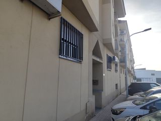 Pis  Calle cuba 31. Piso planta baja, garaje, trastero, 3 dormitorios, salon, cocina