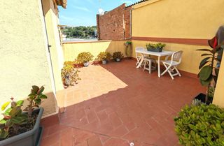Casa a Els Pins. Edificio con 2 pisos en venta, licencia turistica