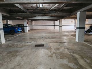 Autoparkplatz in La plantera. Garaje cerrado para 2 coches mas trastero