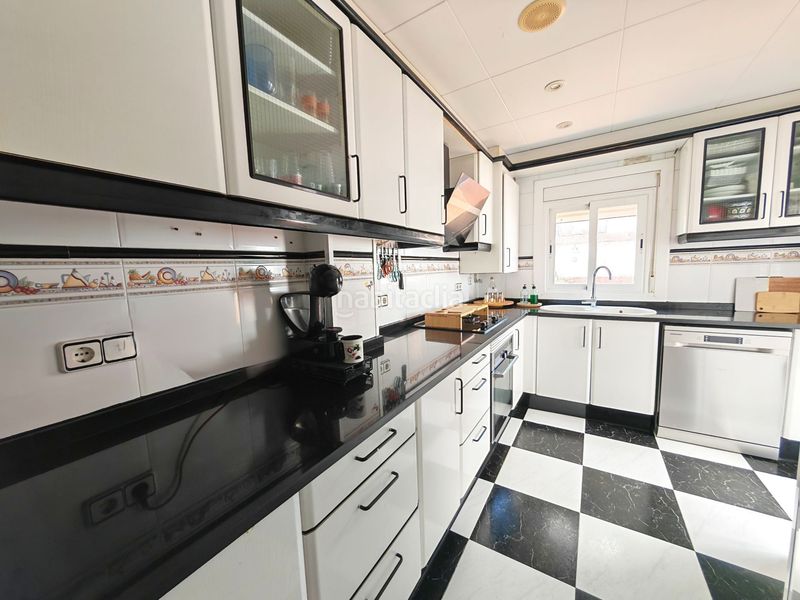 Foto 254baaa7-3d77-4dd2-8295-b1cf95930277. Casa amb calefacció aparcament a residencial Blanes - vistamar Blanes