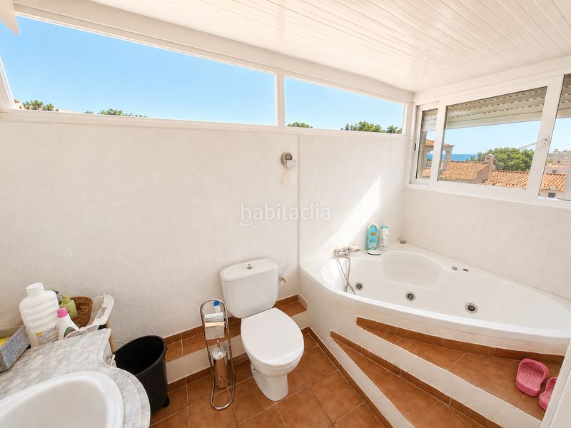 Foto 9225890e-8ade-451b-b729-17619fa3f24c. Casa amb calefacció aparcament a residencial Blanes - vistamar Blanes