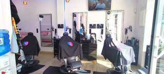 Lloguer Local Comercial a Els Pins. Peluqueria en alquiler con traspaso
