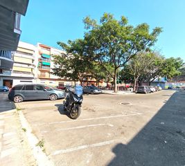 Autoparkplatz in La plantera. Garaje económico en plantera