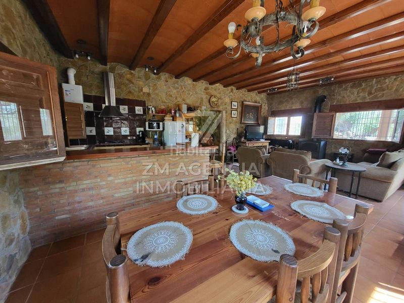 Foto 82569901-a4b2-4c95-b217-2652382ef4fc. Masia amb calefacció a Canet lo Roig