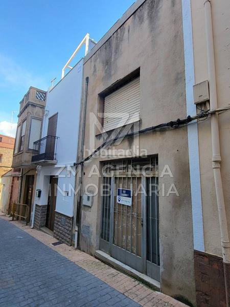 Foto ce782e99-f7fe-4577-af59-088f92db9536. Masia a Traiguera