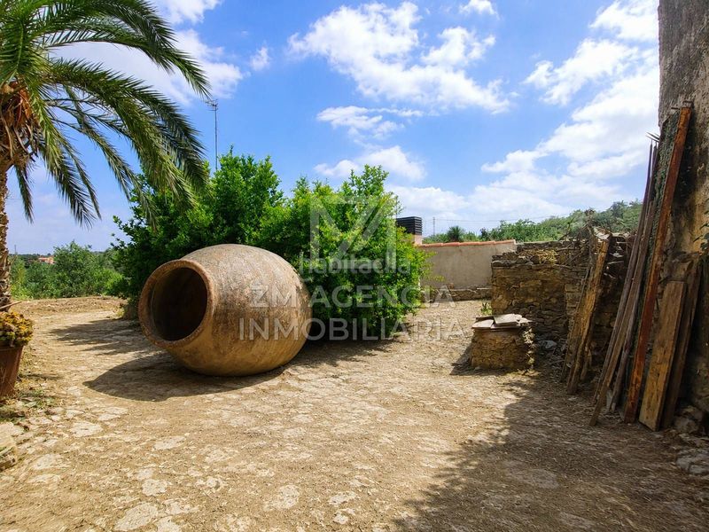 Foto d3e89ad7-74ff-4750-b1b4-dc3ab88e6baf. Masia a Jana (la)