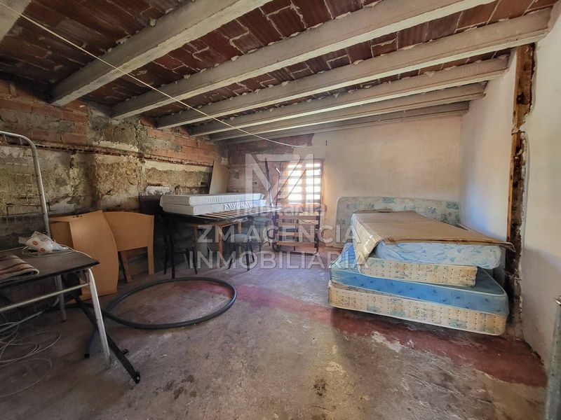 Foto be9d6931-75d2-4f33-b348-c79ac6a1f50c. Masia a Canet lo Roig