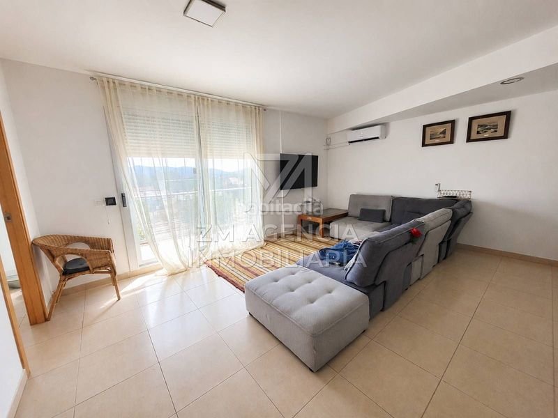 Foto 1580b5cc-10c3-4451-8d21-c6a8b2fc79e4. Dúplex  con amplia terraza a la venta en Ulldecona