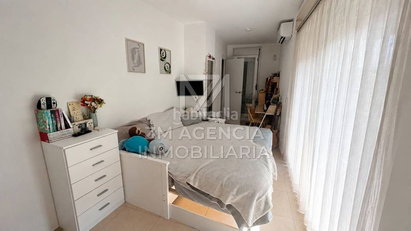 Foto 4af134ba-e296-4baf-89f0-9ad8d8e0c92b. Dúplex  con amplia terraza a la venta en Ulldecona