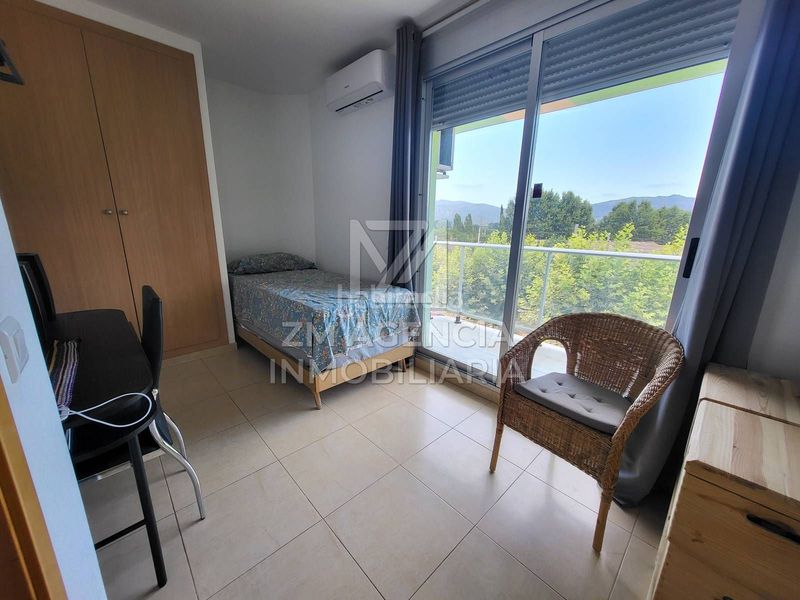 Foto acb66c41-8a8e-440f-8122-59261c50e042. Dúplex  con amplia terraza a la venta en Ulldecona