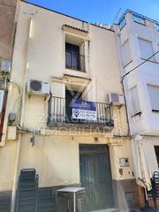 Masia a Traiguera. Centrica casa de pueblo en venta