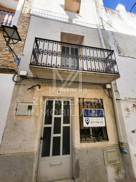 Foto b70559b5-767b-4ec3-8e1e-fa94d403f452. Masía casa de pueblo a medio reformar en Traiguera