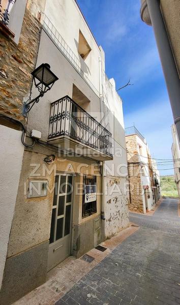 Foto ca9825ba-fe6c-49da-8ee4-fae00068fd8d. Masía casa de pueblo a medio reformar en Traiguera