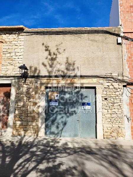 Foto 821a4e90-22ee-4f49-b7ce-d4613fa5db8e. Masia a Catí