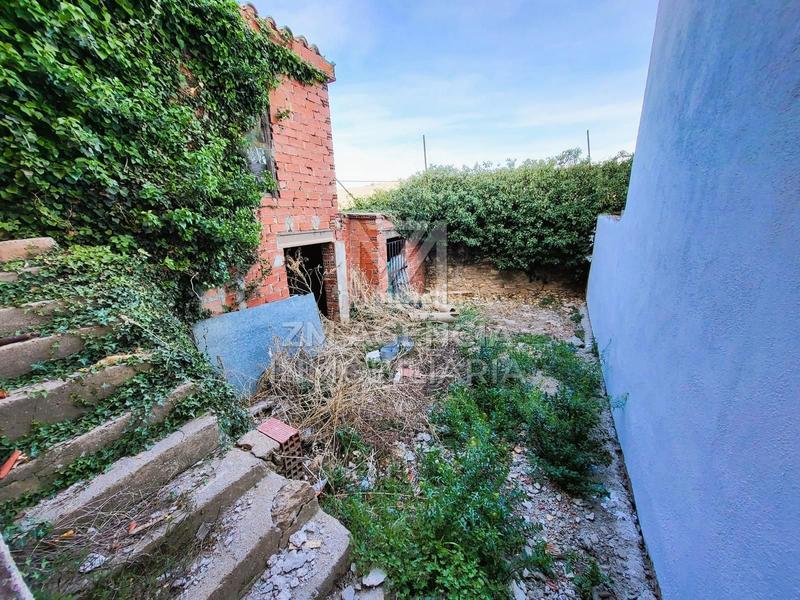 Foto b449171d-ef4a-4dd5-9655-ff19d41011b7. Masia a Catí