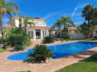 Haus in Avenida casalot del. Espectacular chalet individual!!