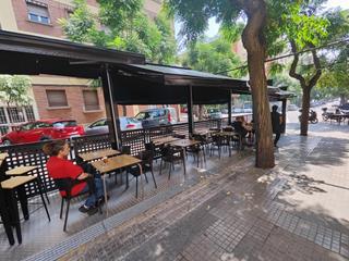 Local Comercial a Avenida catalunya. Barcafetería en venta y traspaso en pleno centro de tarragona!