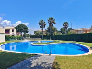Etagenwohnung in Carrer de josep carner. Tu refugio entre mar y montaa tico con terraza privada y pisci