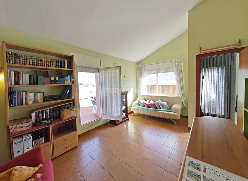 Foto b9133bca-1c96-438d-a9ef-c2632344c73b. Casa amb calefacció aparcament piscina a Creixell